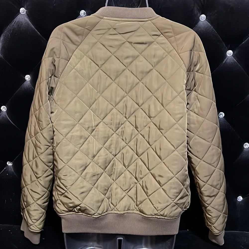 Forever 21 Quilted Satin Bomber Jacket in Olive Green. - Picture 4 of 7